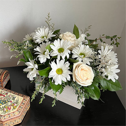 Fresh Linen Box Bouquet –  Evans-king Floral, Forty Fort PA