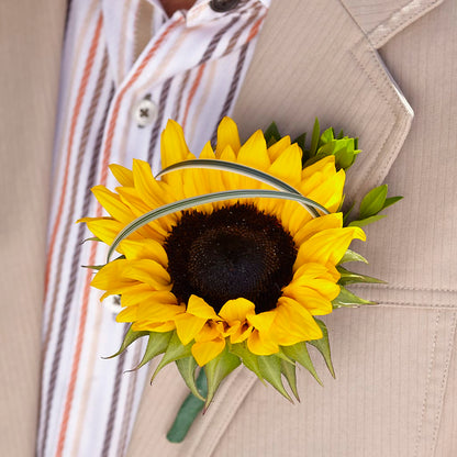 Free Spirit Boutonniere –  Evans-king Floral, Forty Fort PA